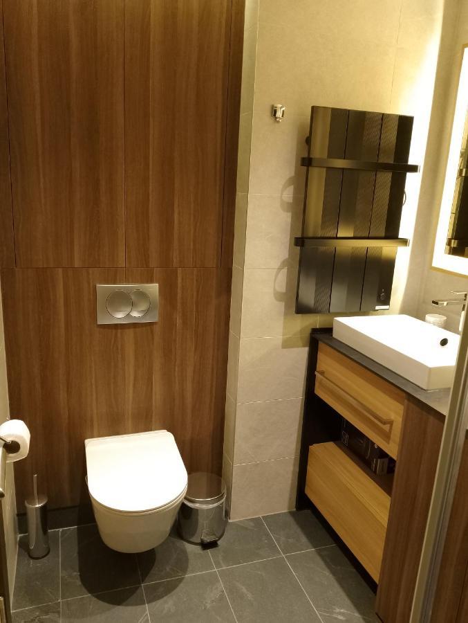 Woodside Woodside Free Parking & , Free Locker Apartment